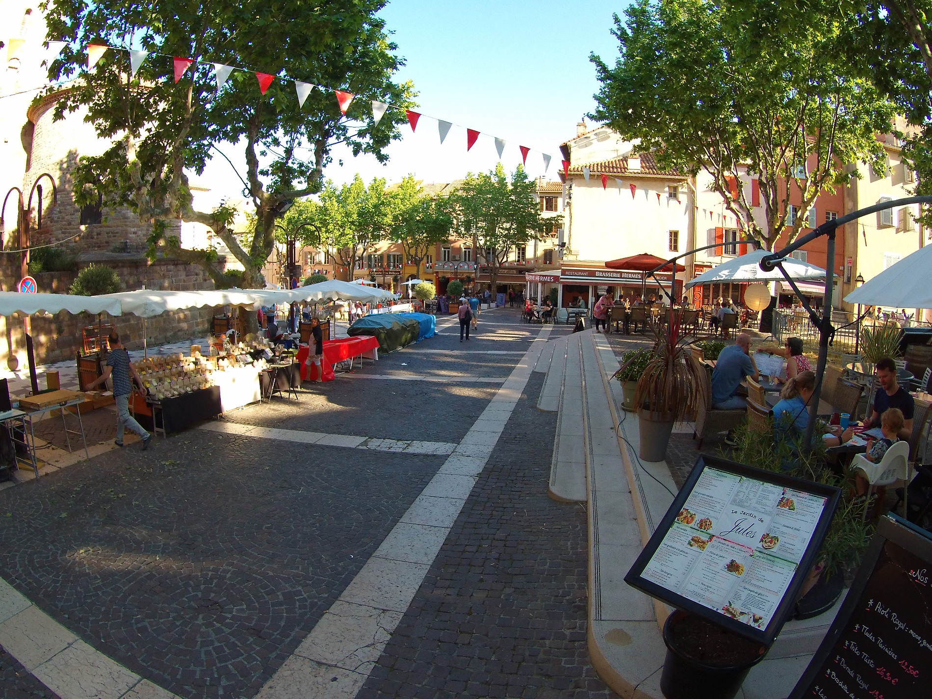 centre_ville_frejus_bravade